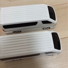 ハイエース ラジコン 2個セットの画像