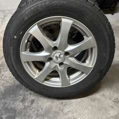 185/65r15 スタッドレスタイヤの画像