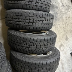 185/65r15 スタッドレスタイヤの画像