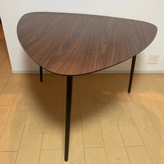 【三角ダイニングテーブル】の画像