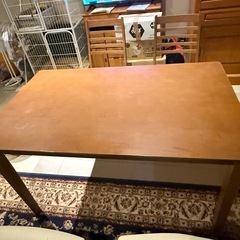 テーブル・イスの画像