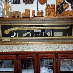 美術品　火縄銃の置物の画像