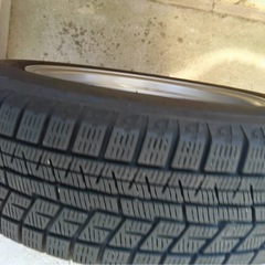 スタッドレスタイヤの画像