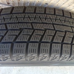 スタッドレスタイヤの画像