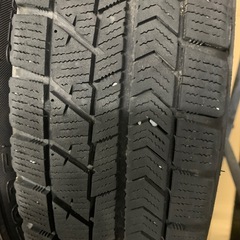 価格相談ありましたら、お気軽にコメントお待ちしてます。ブリヂストンスタッドレス　145/80-13 VRX 2018年製タイヤのみの画像