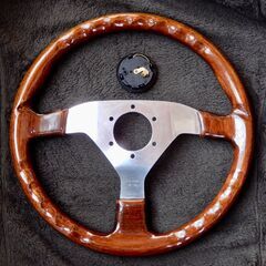 【古品】車用ステアリング momo VELOCE Racing Woodの画像