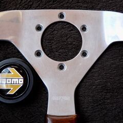 【古品】車用ステアリング momo VELOCE Racing Woodの画像