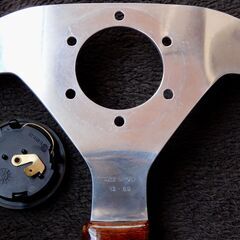 【古品】車用ステアリング momo VELOCE Racing Woodの画像