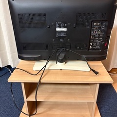 テレビとテレビ台の画像