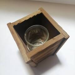 木目が美しい花器の画像