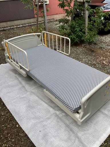 パラマウントフランス電動ベッド