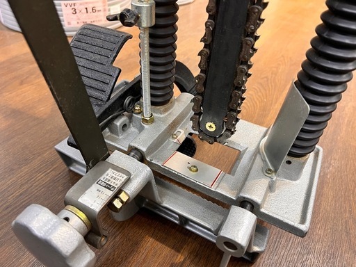 マキタ チェーンノミ 7100B 電動工具 穴あけ 木工 大工 道具 DIY 【11095718】