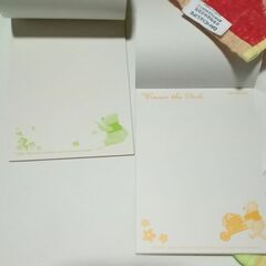 第一生命 ミッキーマウス くまのプーさん タオルハンカチ2枚＆メモ帳2冊の画像