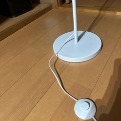 IKEA フロアランプ　ランプスタンドの画像