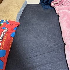 セミダブルベッドマットレスとフレームと
シーツの画像