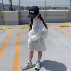 韓国子供服　OUR ナイロン　セットアップ　130㎝の画像