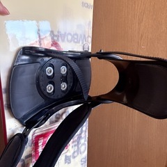 スノーボード板とスノーボードケースの画像