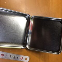  【引き取り限定。置き配。越前市】缶ケース　キティ　新品未使用の画像