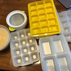 哺乳瓶、離乳食セットの画像