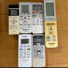 エアコンリモコン　12個まとめ売り　DAIKIN HITACHI TOSHIBAの画像