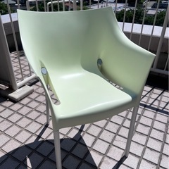 美品【Kartell カルテル】スタッキングチェア パステルグリ...