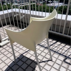 美品【Kartell カルテル】スタッキングチェア パステルイエロー　椅子 ドクターノー イタリア デザイナーズ フィリップ・スタルクの画像