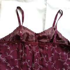 Alpha Aim バーガンディ×銀糸刺繍 花蔦柄 キャミソールワンピース ミニ丈 Mくらいの画像