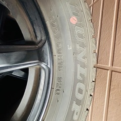 スタッドレスタイヤ　
205/65R16 92Qの画像