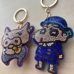 【新品未使用】クレヨンしんちゃん きらきらキーホルダー 2個セットの画像