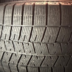 良品！18インチスタッドレス4本セット！アルファードなどの画像