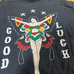 黒Tシャツの画像