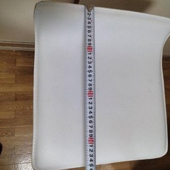 ホワイトレザー バーチェアの画像