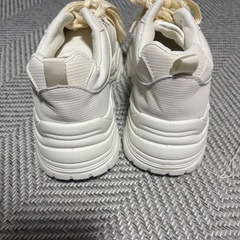 厚底スニーカー23.0cmの画像