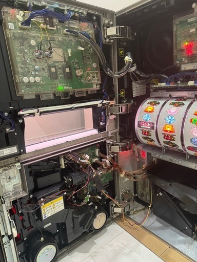 ガールズ＆パンツァー G 不要機付き 実機 パチスロ 家庭用電源 ガールズ＆パンツァー G コイン不要機付き 実機 パチスロ 家庭用電源