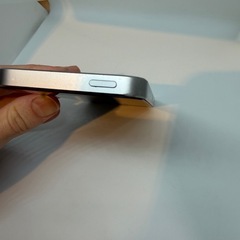 【中古】iPhone 5s（シルバー）／動作確認済み  の画像