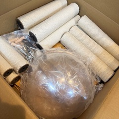 キャットタワー 木製 スリム 宇宙船 据え置き 厚さを増した板材 多頭飼い 爪研の画像