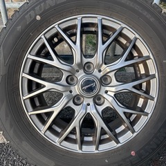 スタッドレスタイヤの画像