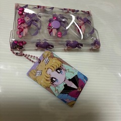セーラムーンの小物入れ アクリルキーホルダー付きの画像