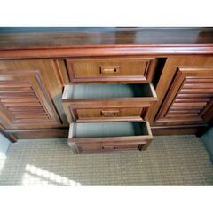 ２階にある本棚の画像