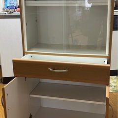 食器棚の画像