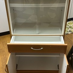 食器棚の画像