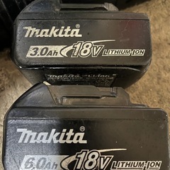 マキタ  掃除機と純正バッテリー2つ・充電器セットの画像