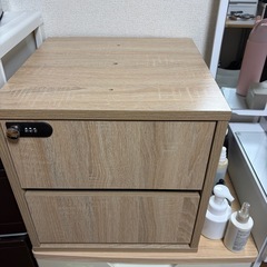 木製引き出し鍵つき付きの画像