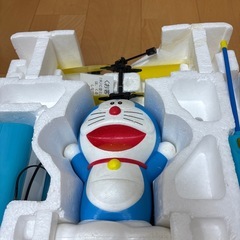 空飛ぶドラえもんヘリコプターの画像