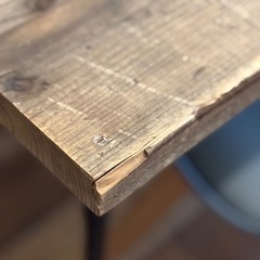 【お譲りします】4人掛け足場板テーブル（アイアン脚）透明テーブルクロス付きの画像