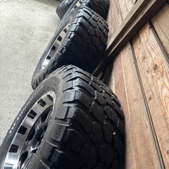 ランクル　グッドリッチホワイトレター　18インチの画像