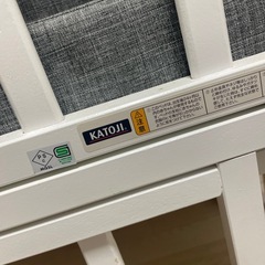 カトージの折りたたみミニベビーベッドとファルスカの持ち運び可能コンパクトベッド の画像