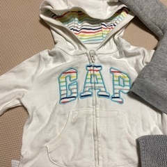 子供服 ベビー服　GAP 70㌢ の画像