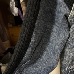 フード付ニット＆デニムジャケットの画像