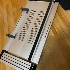 100円‼️折りたたみパソコンデスク‼️の画像